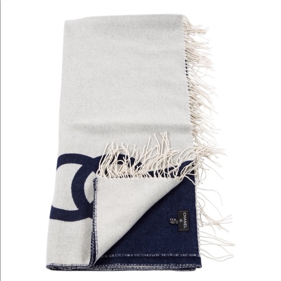 CHANEL CC NAVY &white cashmere blend THROW BLANKET - Picture 3 of 8